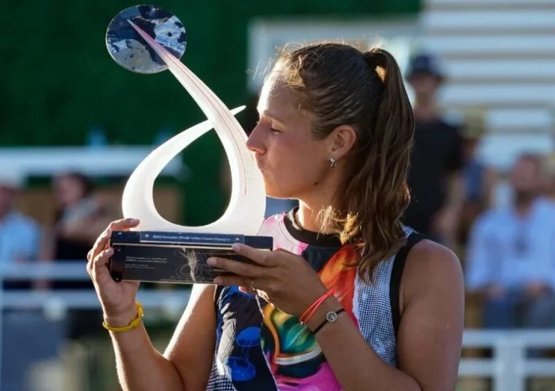 Custom Engraved Awards: A Sustainable Alternative from Upstream Trophies