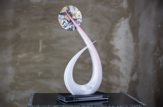 Really different trophies: 6 ways to create a unique sports award 5 Upstream Trophies Silicon Valley Classic Trophy