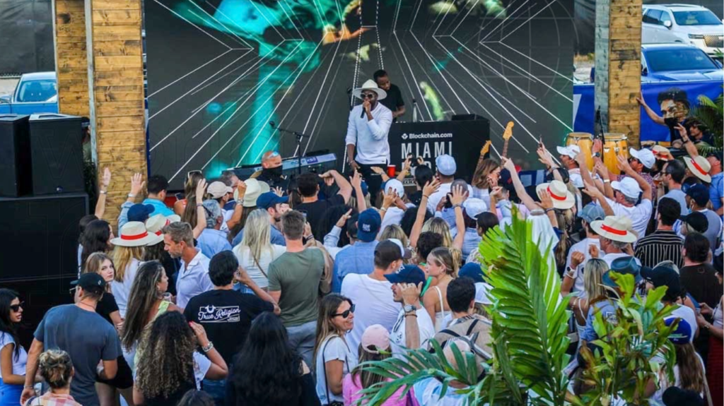 The business of padel: Why clubs are replacing tennis courts - and how they monetise the sport 4 Revenue streams in padel