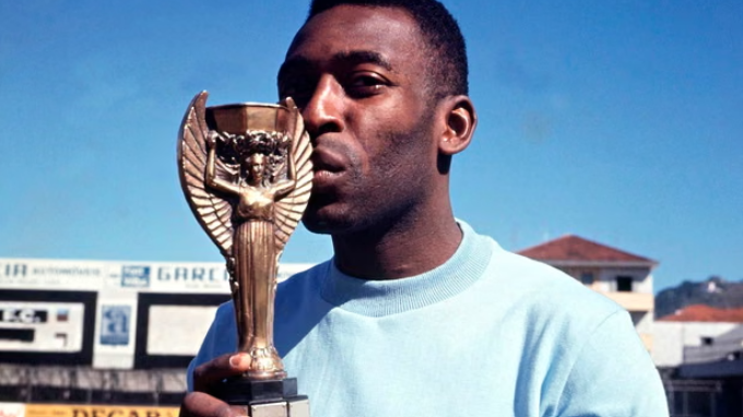 World Cup trophy history: design, theft and legacy 3 World Cup Trophy