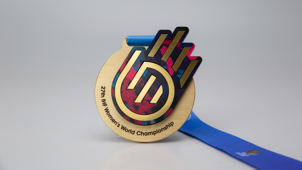 How to organise a padel tournament: formats, rules and trophy ideas 8 Medals for sport