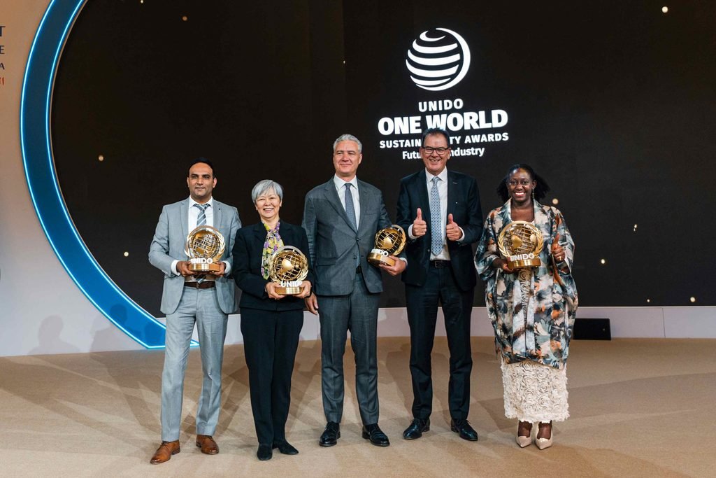 UNIDO – One World Sustainability Award 6 unido group picture scaled 1