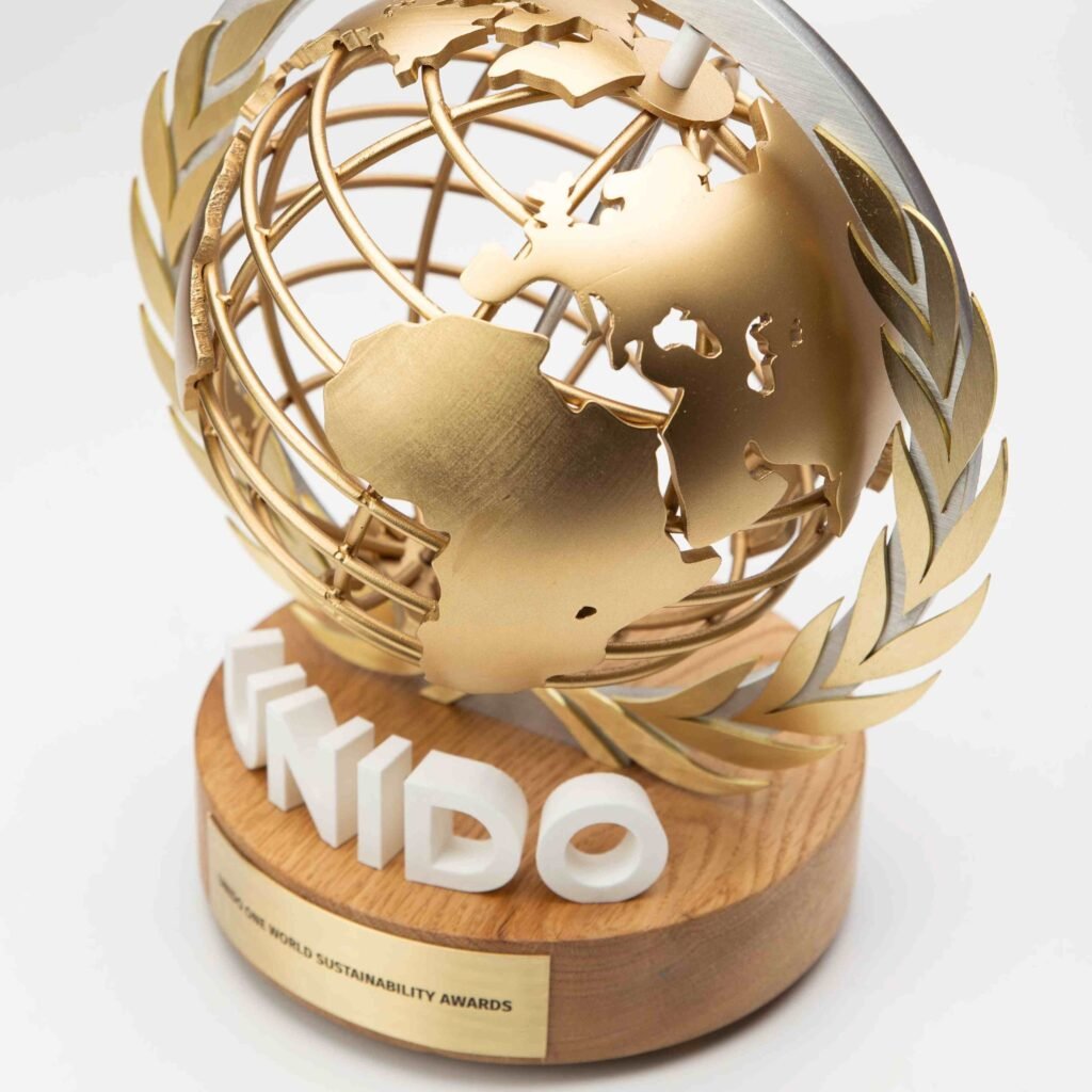 UNIDO – One World Sustainability Award 7 unido trophy edited
